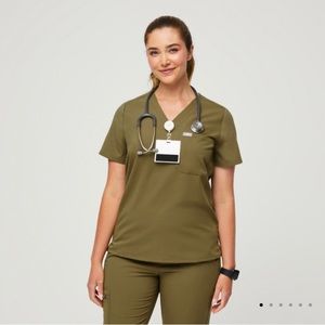 Figs Olive Martini Catarina scrub top